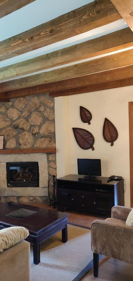 Hotel Ribera Del Corneja Навасепедилья-де-Корнеха Экстерьер фото